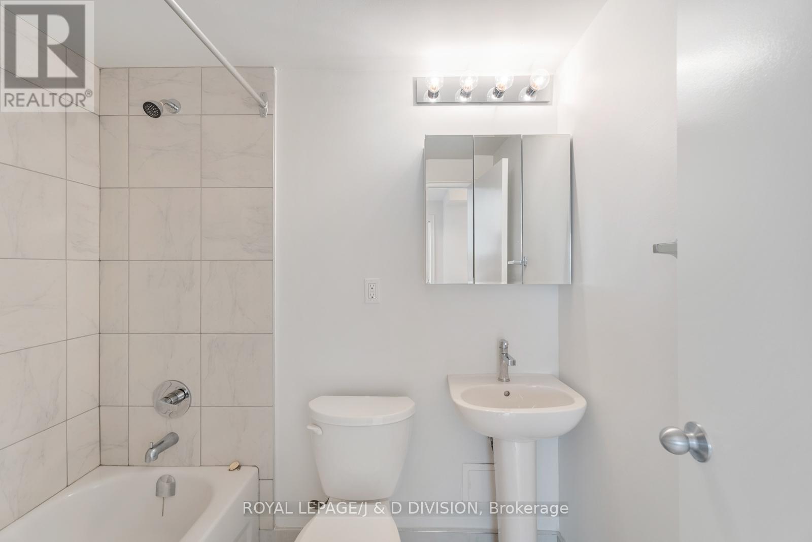 10 - 494 Avenue Road, Toronto, Ontario  M4V 2J5 - Photo 17 - C12431823