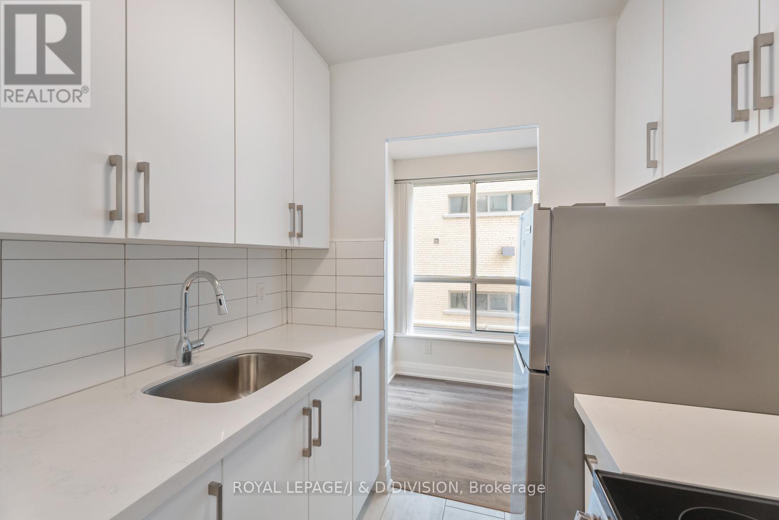 10 - 494 Avenue Road, Toronto, Ontario  M4V 2J5 - Photo 7 - C12431823