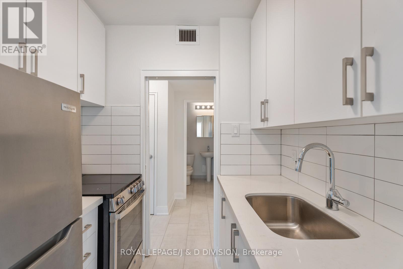 10 - 494 Avenue Road, Toronto, Ontario  M4V 2J5 - Photo 8 - C12431823