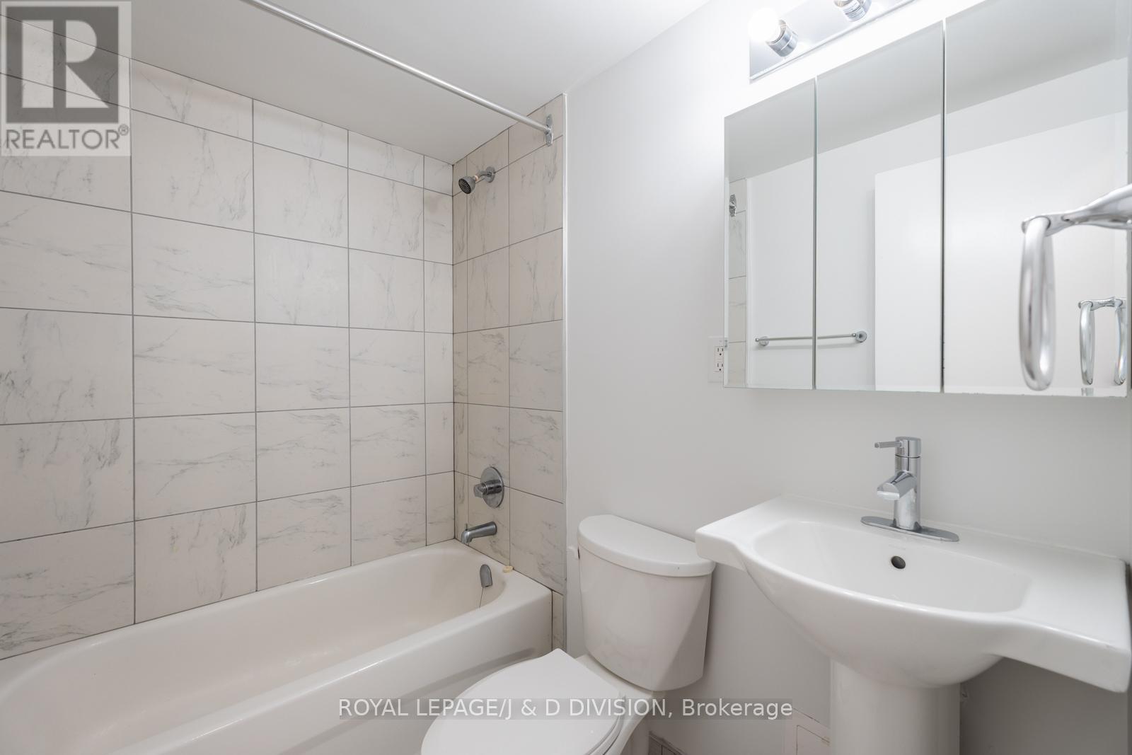 26 - 494 Avenue Road, Toronto, Ontario  M4V 2J5 - Photo 15 - C12431844