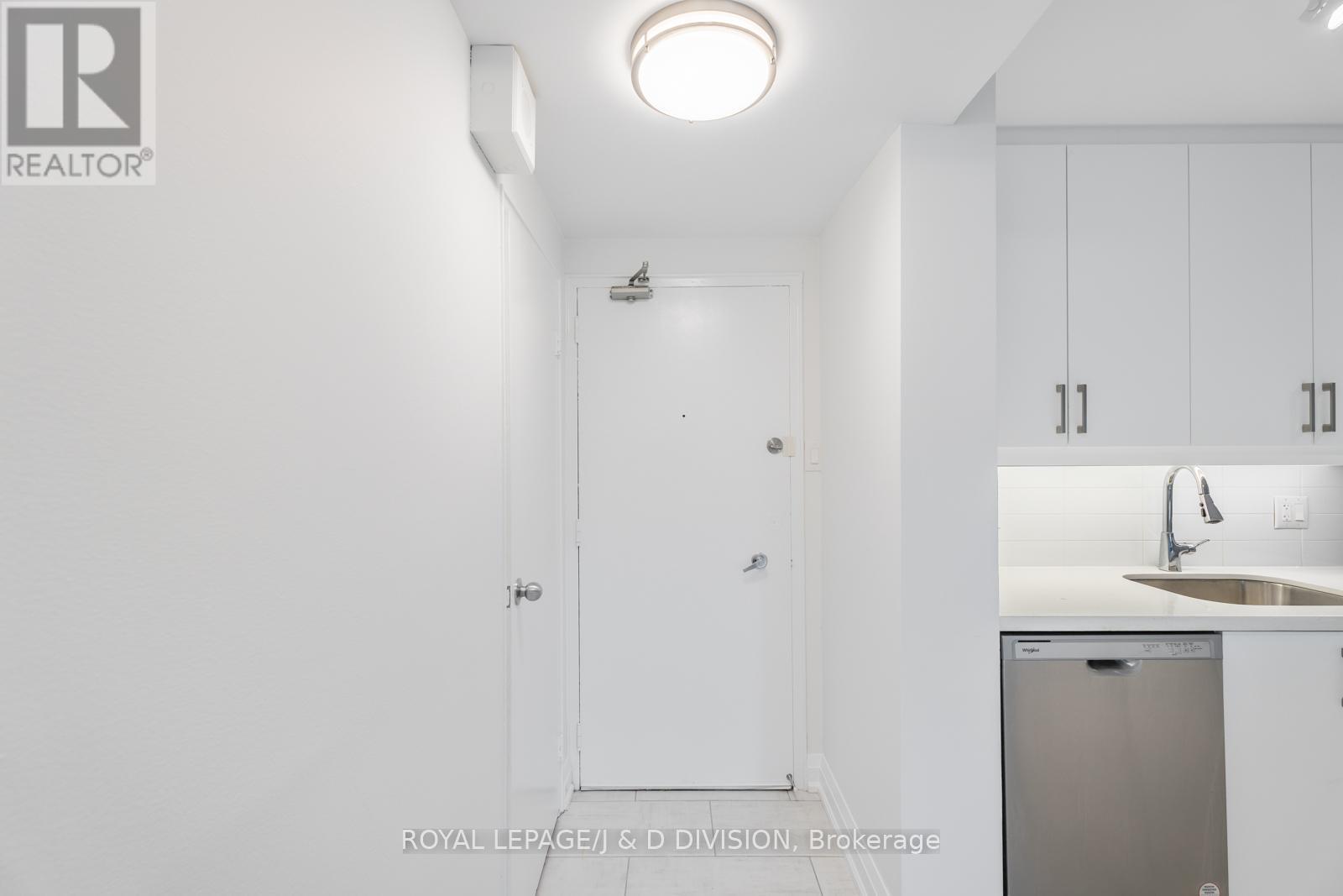 26 - 494 Avenue Road, Toronto, Ontario  M4V 2J5 - Photo 4 - C12431844