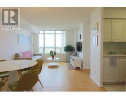 2210 - 8 HILLCREST AVENUE, Toronto, Ontario