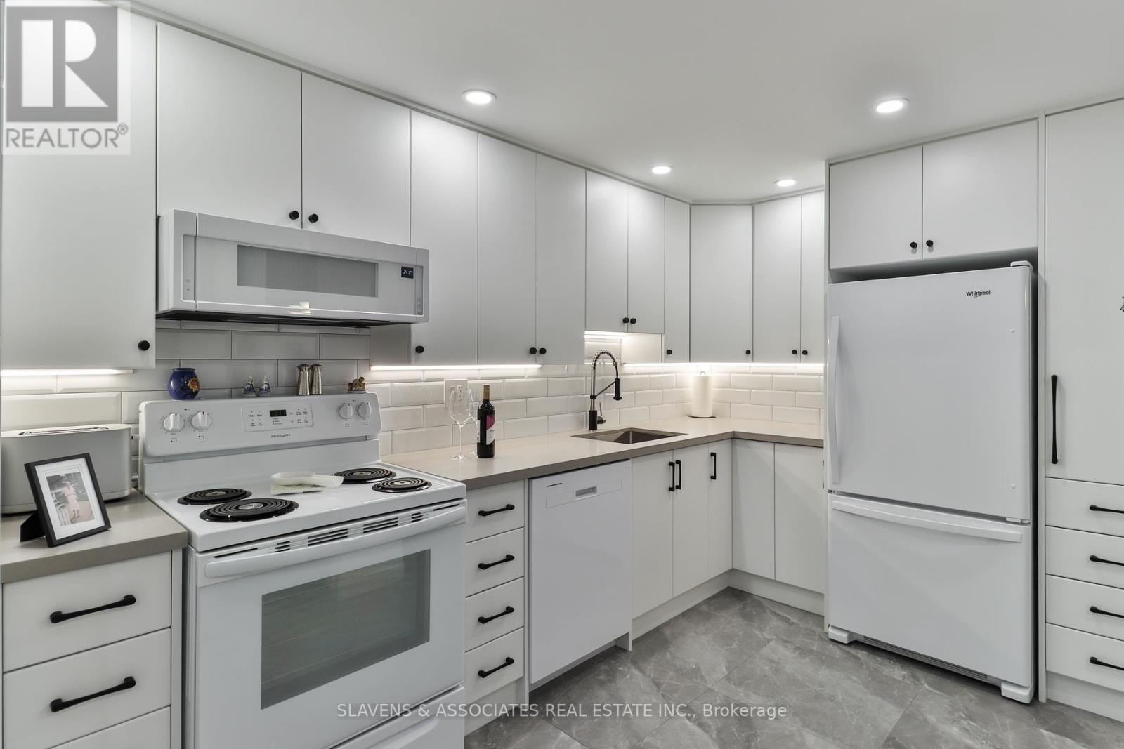 403 - 3300 Don Mills Road, Toronto, Ontario  M2J 4X7 - Photo 5 - C12431868