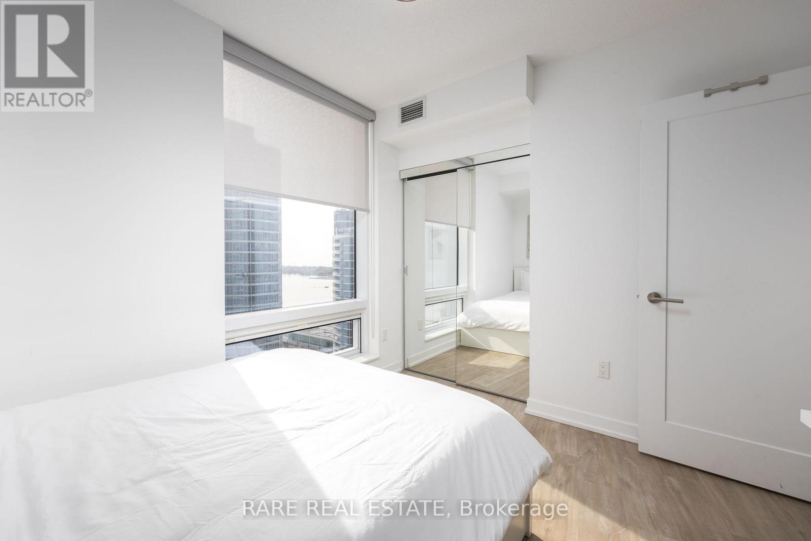 2510 - 10 York Street, Toronto, Ontario  M5J 0E1 - Photo 17 - C12431885