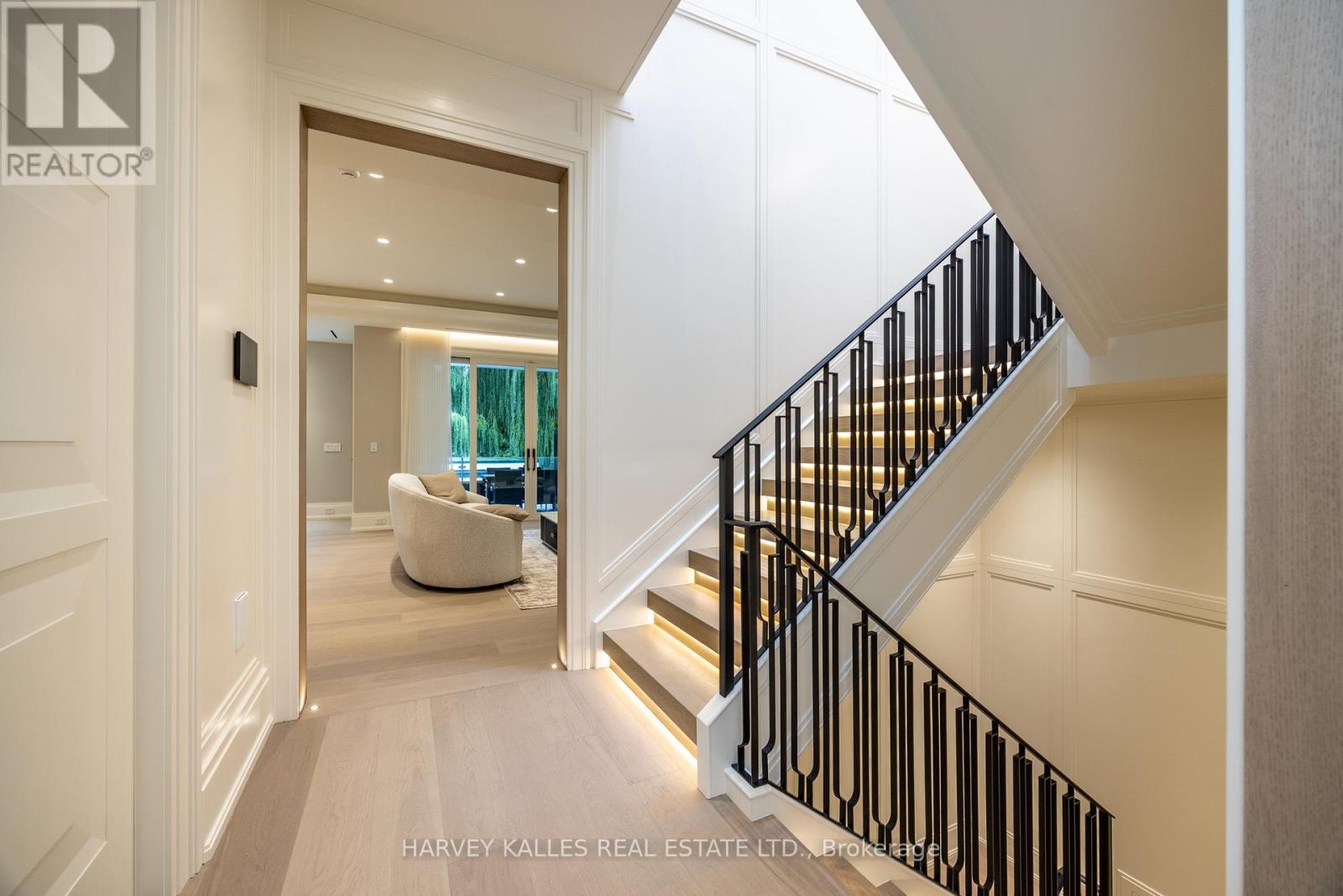 508 St Germain Avenue, Toronto, Ontario  M5M 1X2 - Photo 23 - C12431951