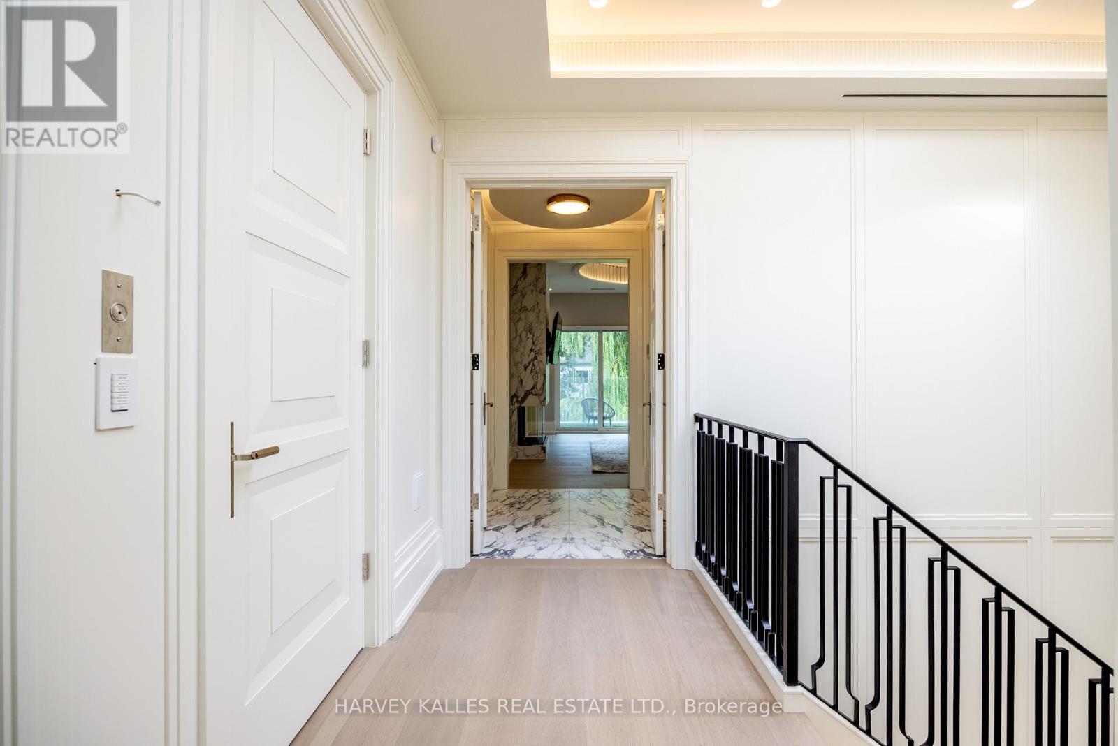508 St Germain Avenue, Toronto, Ontario  M5M 1X2 - Photo 25 - C12431951