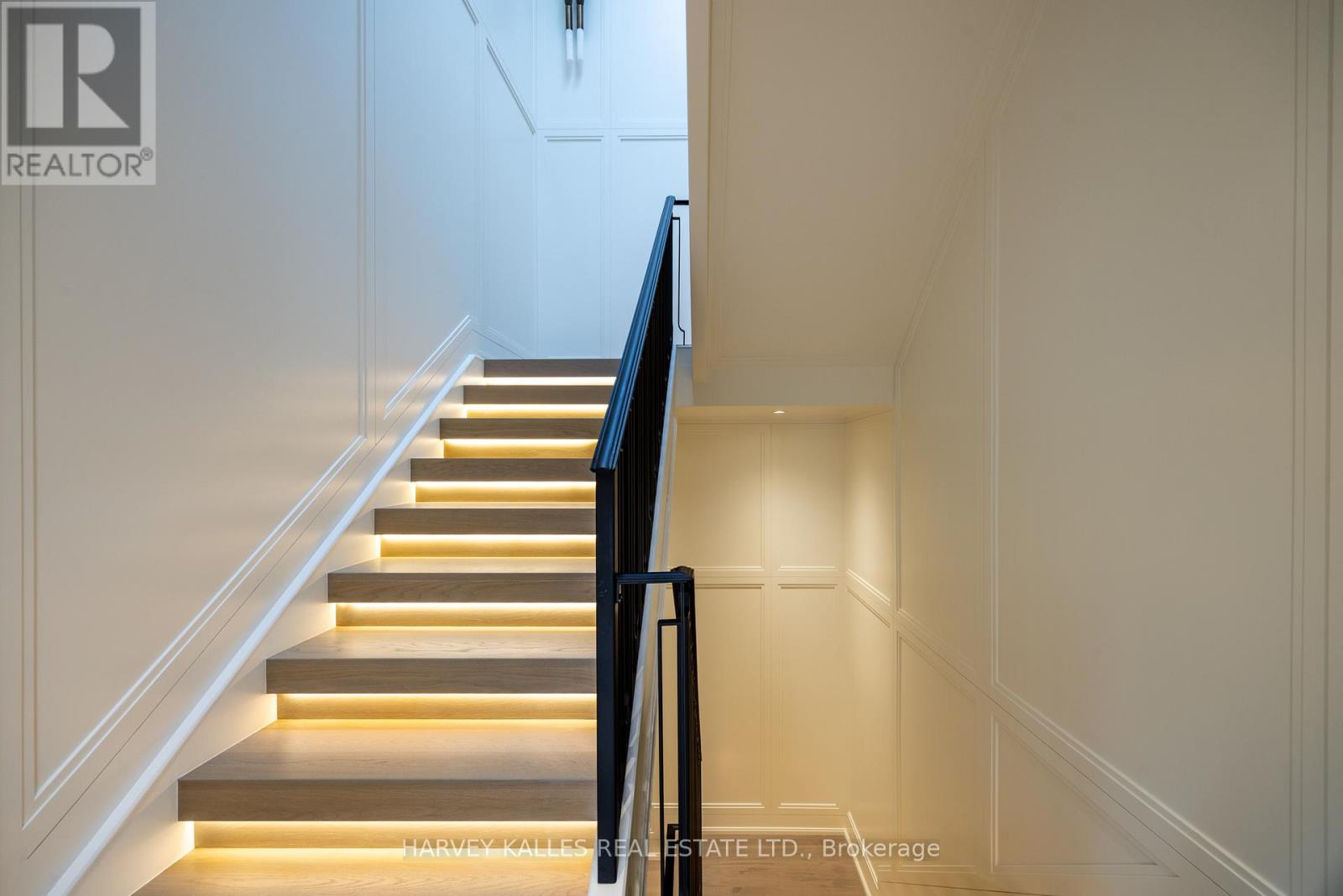 508 St Germain Avenue, Toronto, Ontario  M5M 1X2 - Photo 36 - C12431951