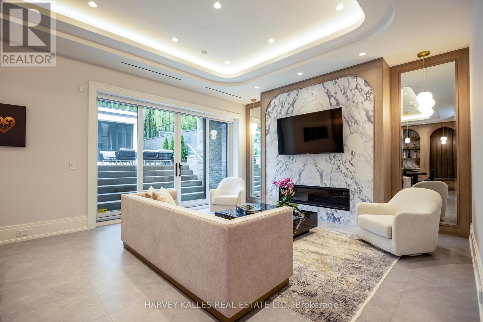 508 St Germain Avenue, Toronto, Ontario  M5M 1X2 - Photo 38 - C12431951