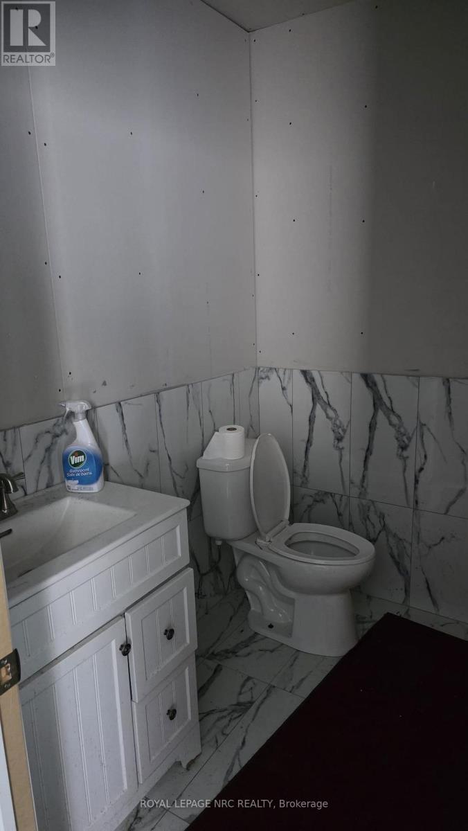 12-18 Clark Street S, Welland (Broadway), Ontario  L3B 5W6 - Photo 21 - X12432038