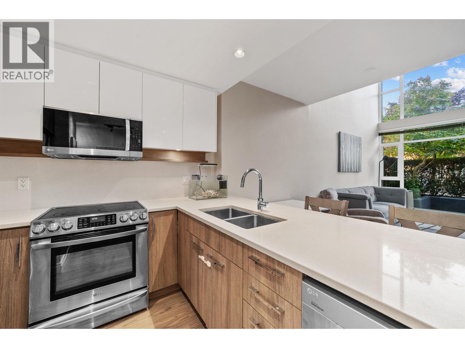 106 958 Ridgeway Avenue, Coquitlam, British Columbia  V3K 0C5 - Photo 8 - R3053034
