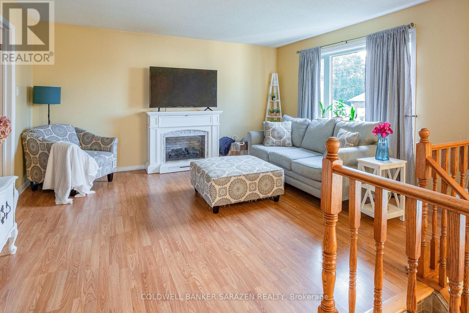 28 Landrigan Street, Arnprior, Ontario  K7S 2S6 - Photo 3 - X12366005