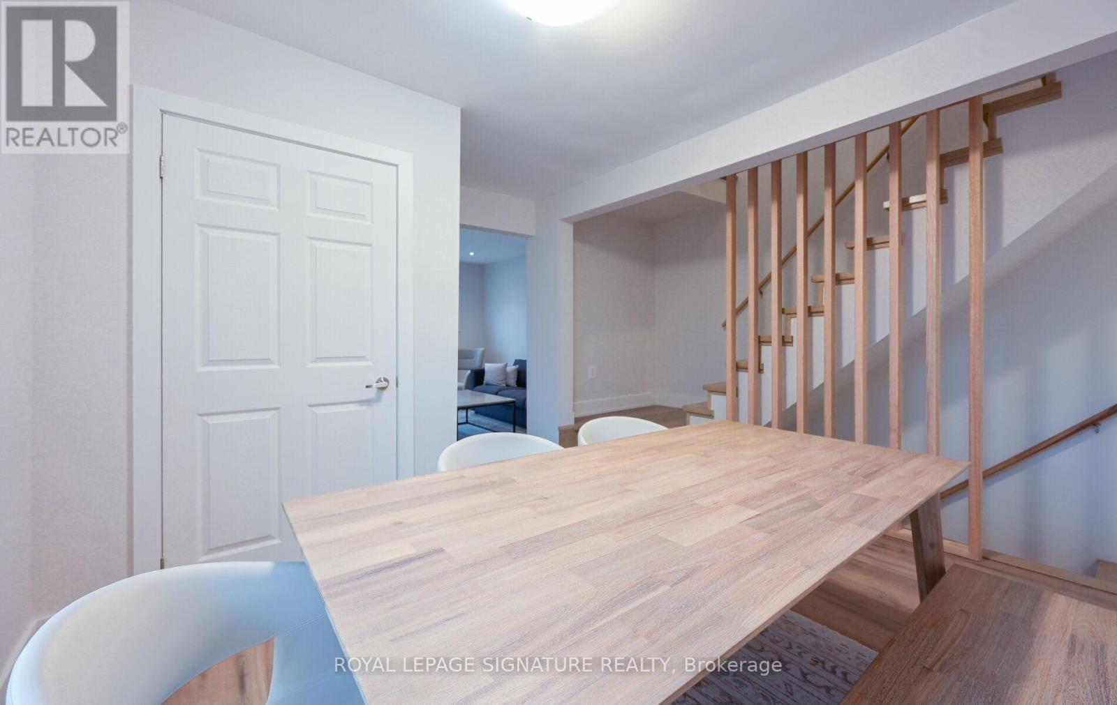 Upper - 466 Pape Avenue, Toronto, Ontario  M4K 3P7 - Photo 10 - E12431827