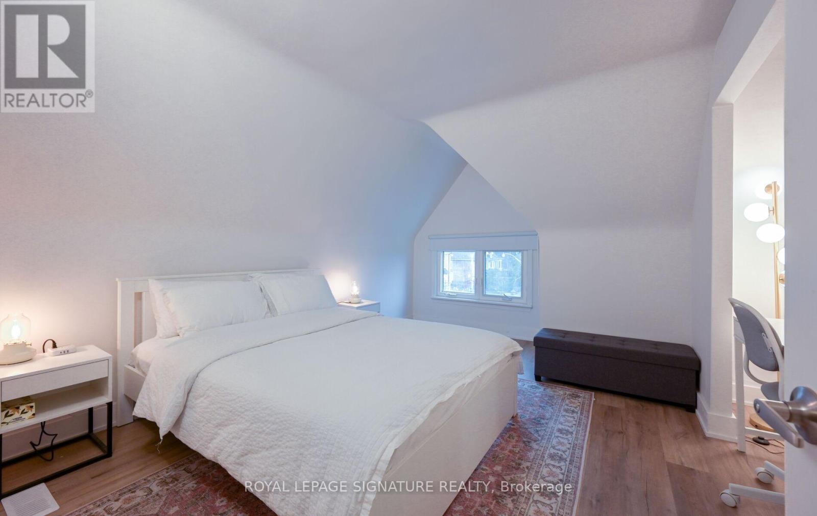 Upper - 466 Pape Avenue, Toronto, Ontario  M4K 3P7 - Photo 17 - E12431827