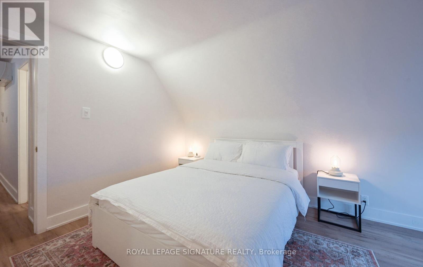 Upper - 466 Pape Avenue, Toronto, Ontario  M4K 3P7 - Photo 18 - E12431827
