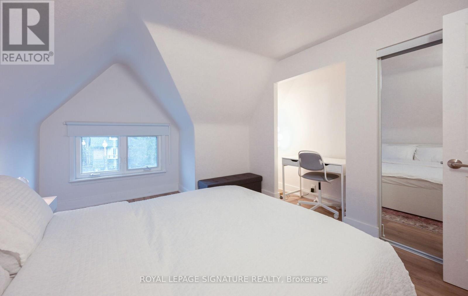 Upper - 466 Pape Avenue, Toronto, Ontario  M4K 3P7 - Photo 19 - E12431827