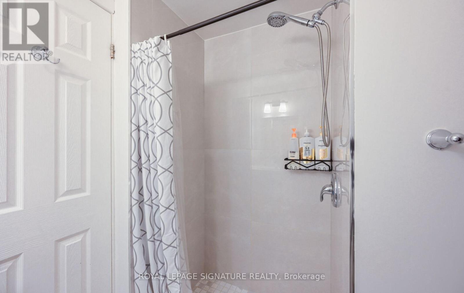 Upper - 466 Pape Avenue, Toronto, Ontario  M4K 3P7 - Photo 21 - E12431827
