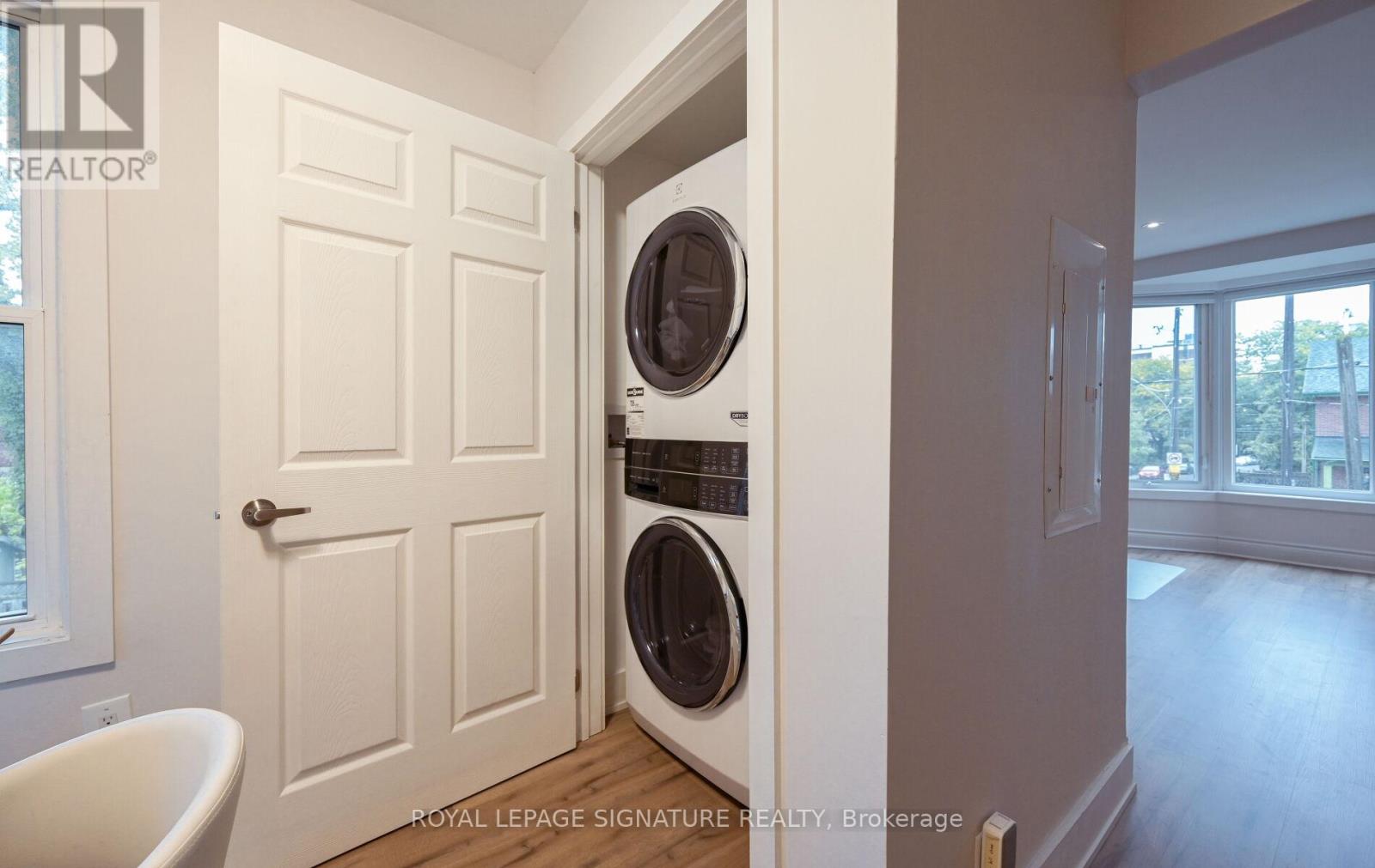 Upper - 466 Pape Avenue, Toronto, Ontario  M4K 3P7 - Photo 28 - E12431827