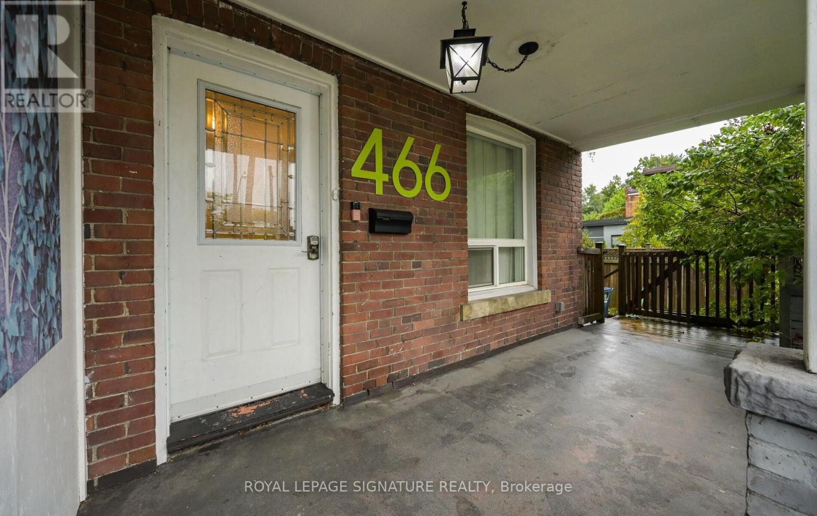 Upper - 466 Pape Avenue, Toronto, Ontario  M4K 3P7 - Photo 31 - E12431827
