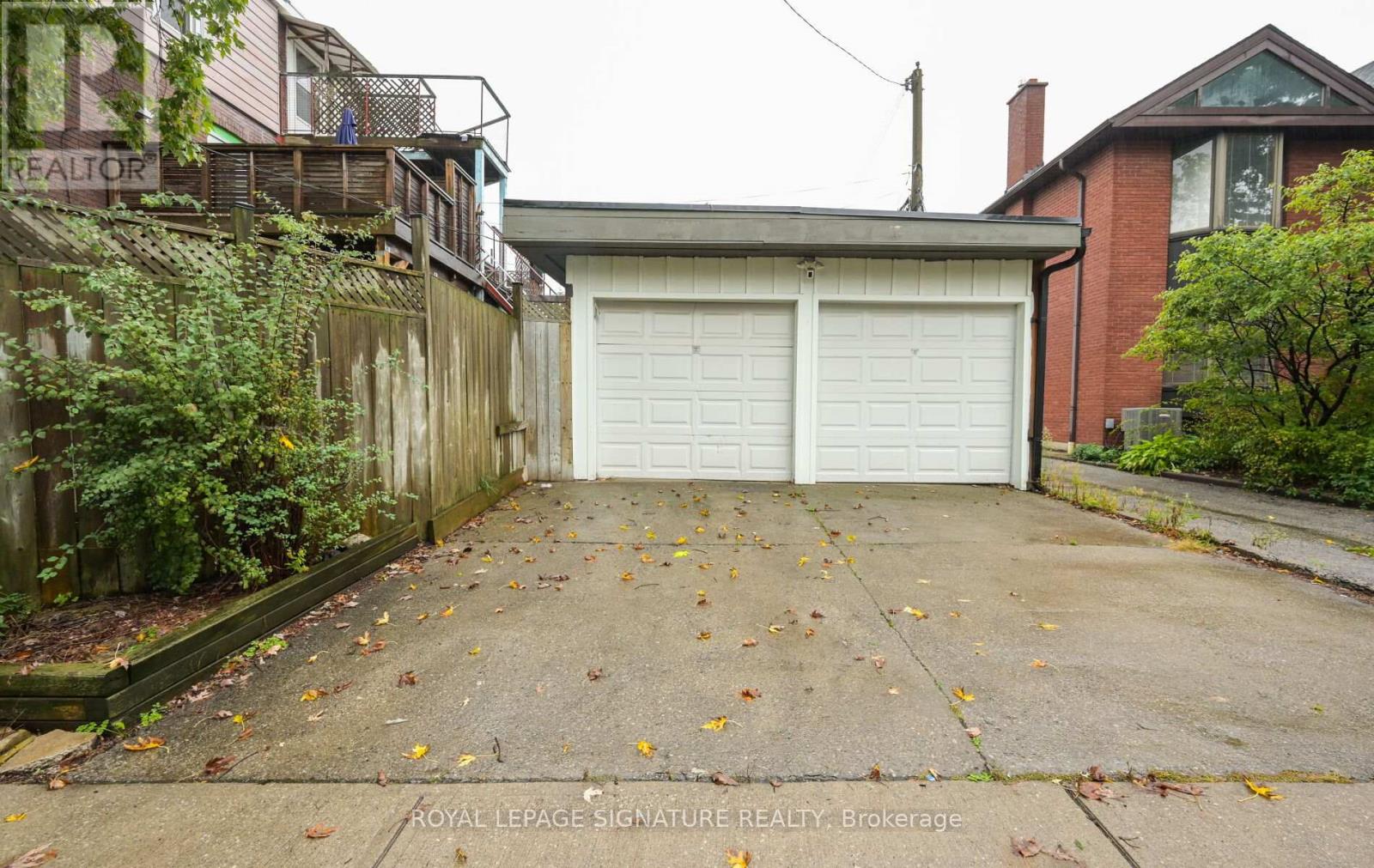 Upper - 466 Pape Avenue, Toronto, Ontario  M4K 3P7 - Photo 32 - E12431827