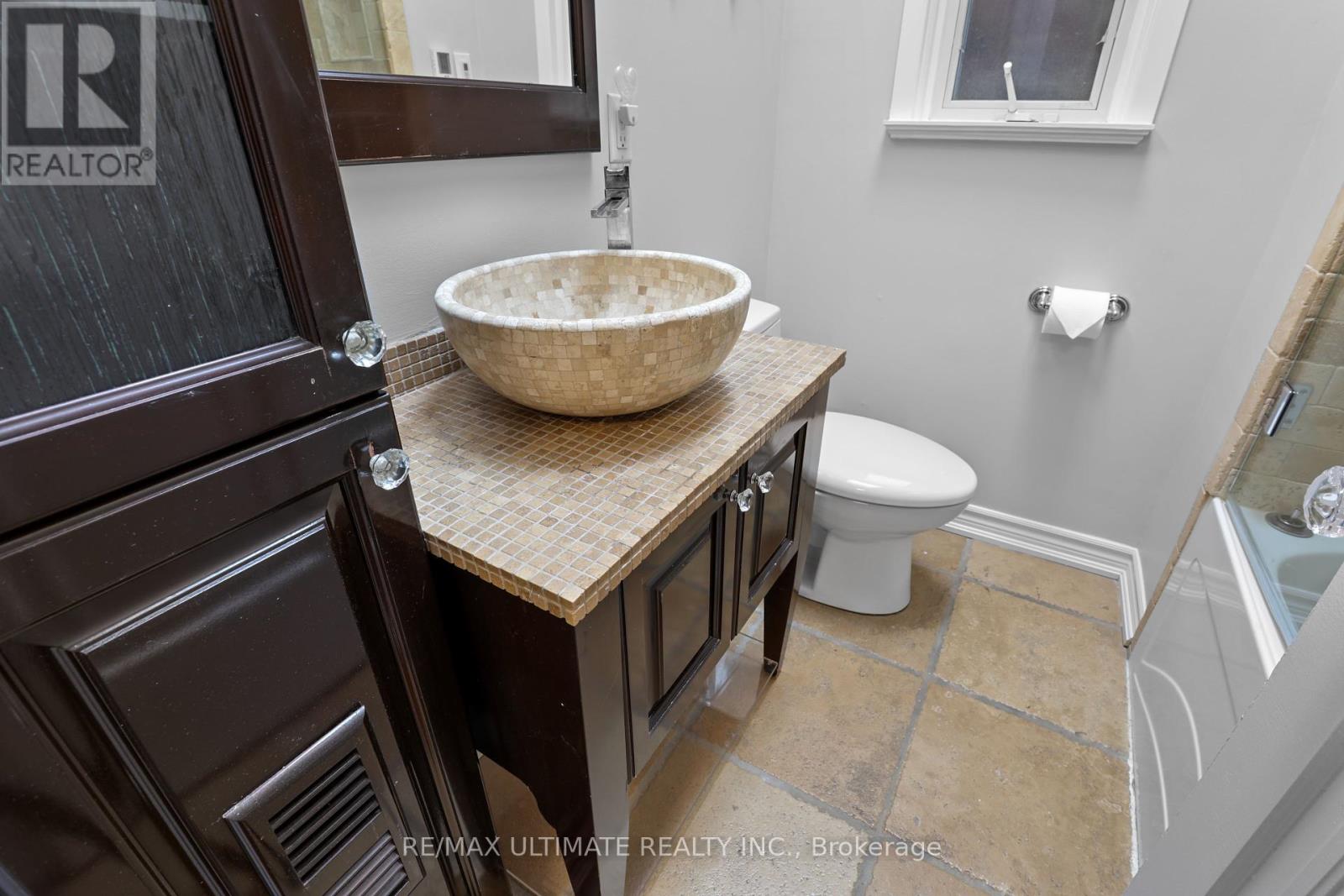 25 Fairside Avenue, Toronto, Ontario  M4C 3G8 - Photo 11 - E12431862