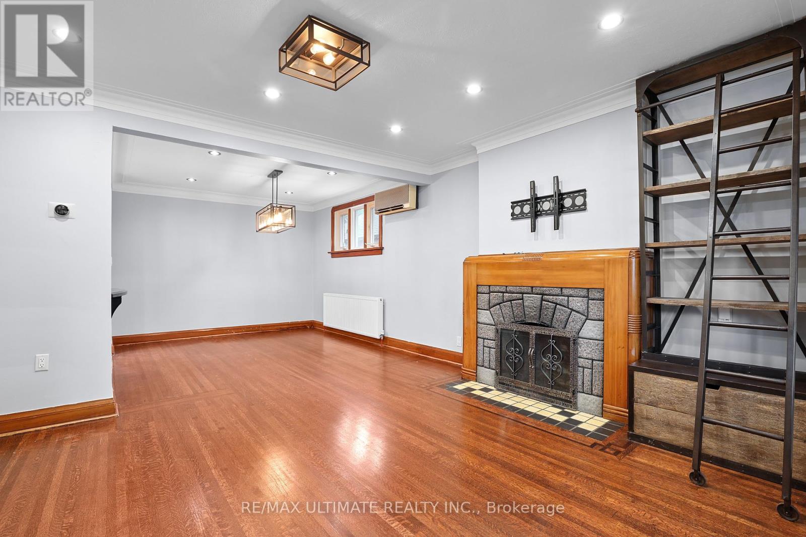 25 Fairside Avenue, Toronto, Ontario  M4C 3G8 - Photo 3 - E12431862