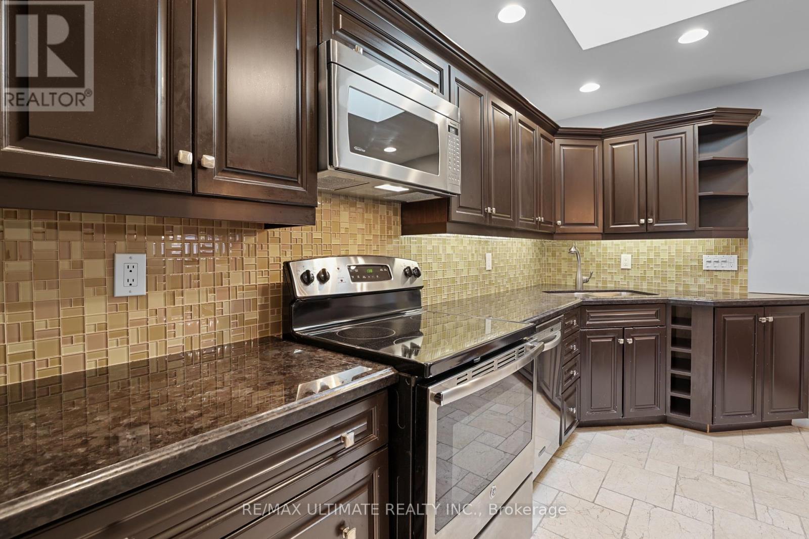 25 Fairside Avenue, Toronto, Ontario  M4C 3G8 - Photo 7 - E12431862