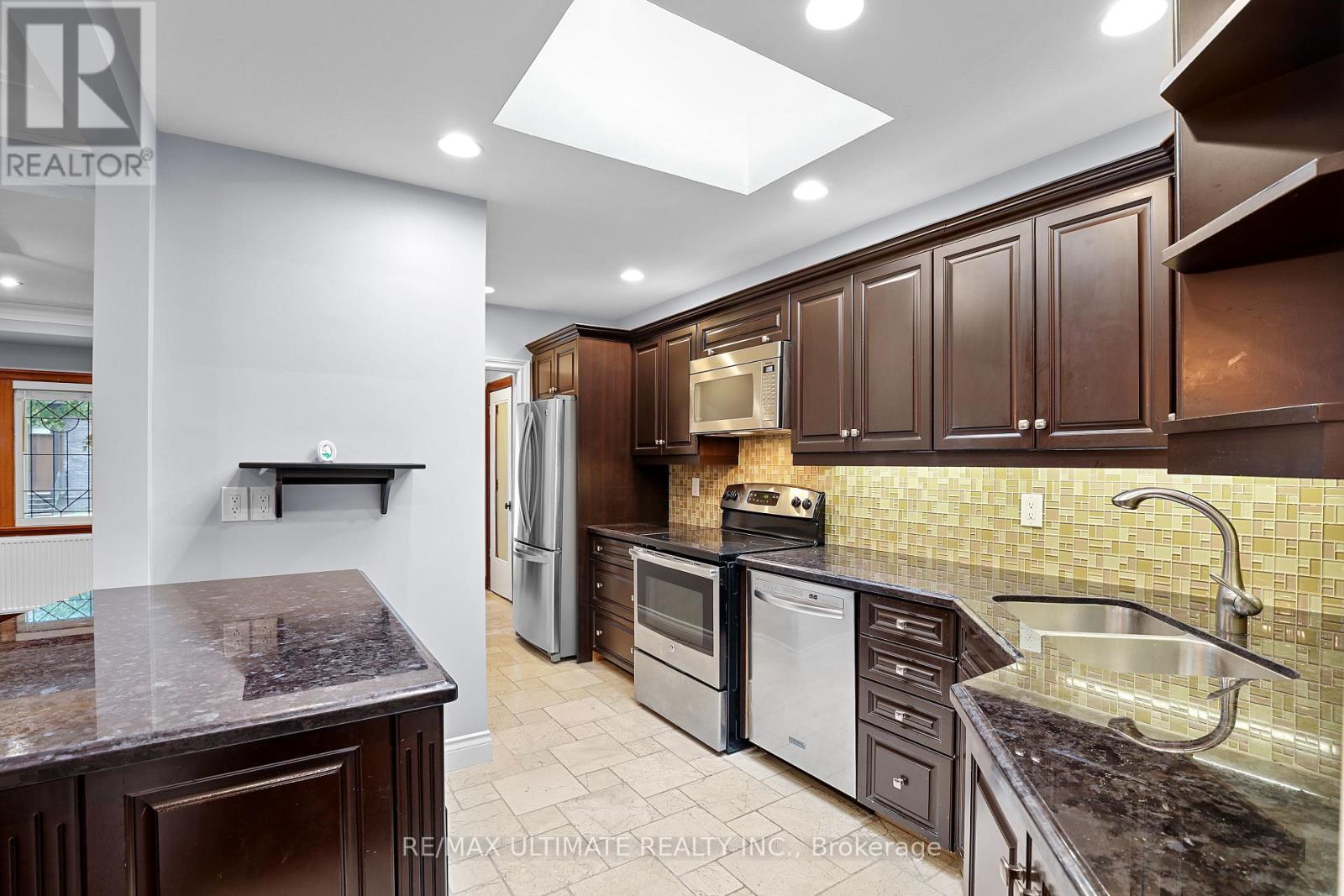 25 Fairside Avenue, Toronto, Ontario  M4C 3G8 - Photo 8 - E12431862