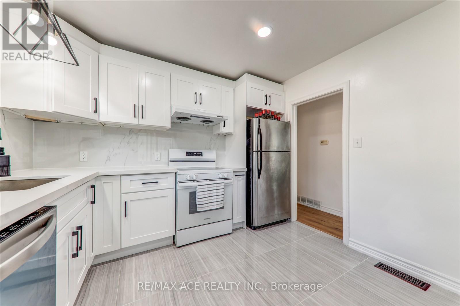 571 Farewell Street, Oshawa, Ontario  L1H 6M9 - Photo 11 - E12431909
