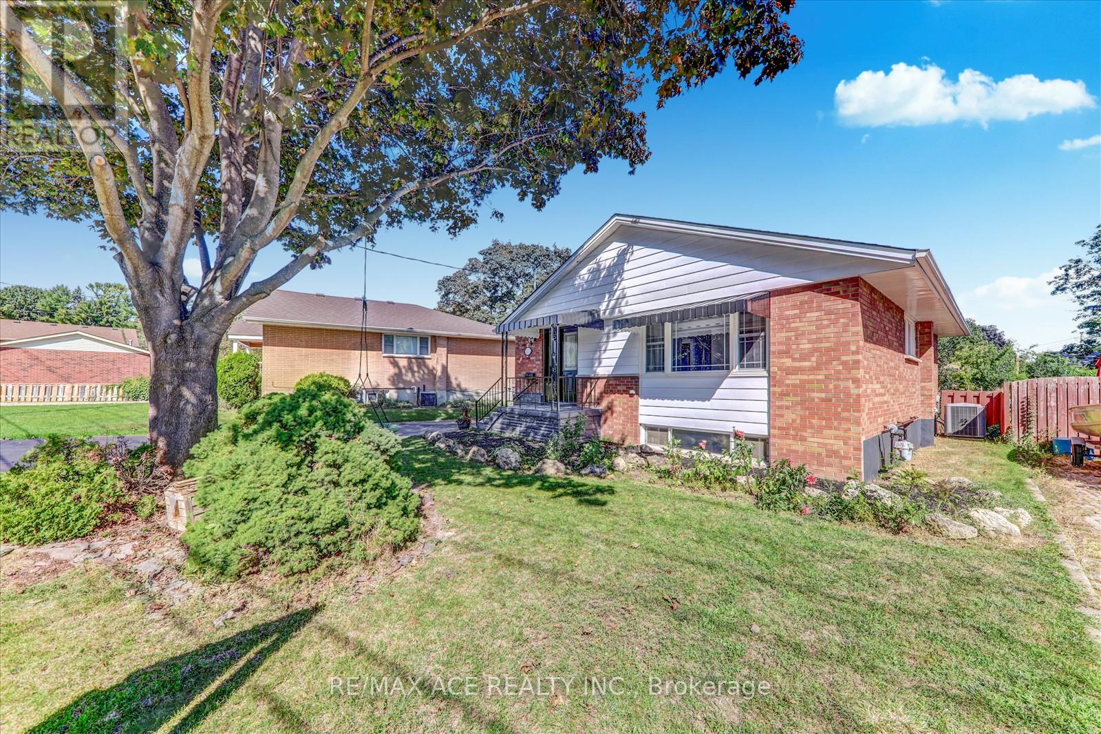 571 Farewell Street, Oshawa, Ontario  L1H 6M9 - Photo 4 - E12431909