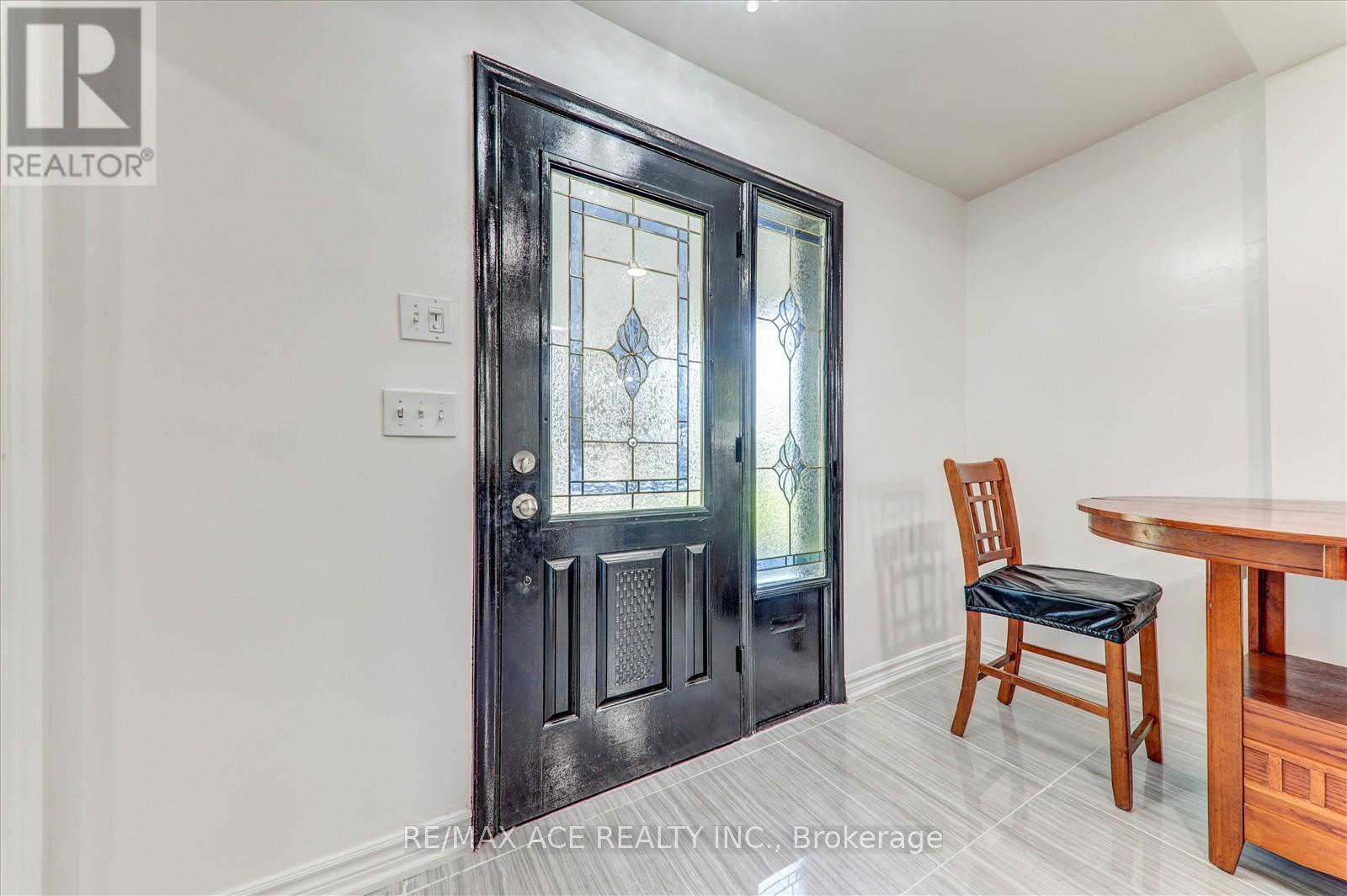571 Farewell Street, Oshawa, Ontario  L1H 6M9 - Photo 6 - E12431909