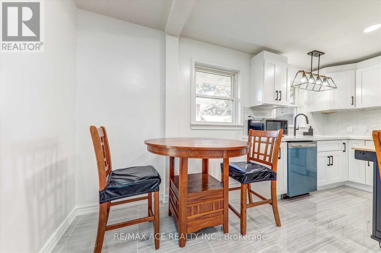 571 Farewell Street, Oshawa, Ontario  L1H 6M9 - Photo 8 - E12431909