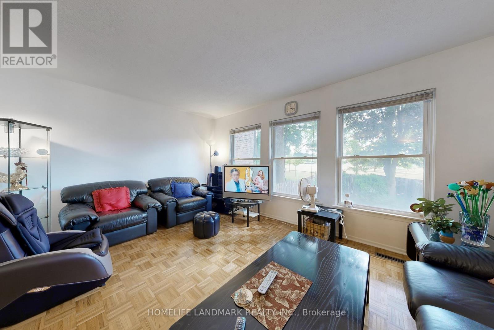 32 L'amoreaux Drive, Toronto, Ontario  M1W 2L9 - Photo 7 - E12431921