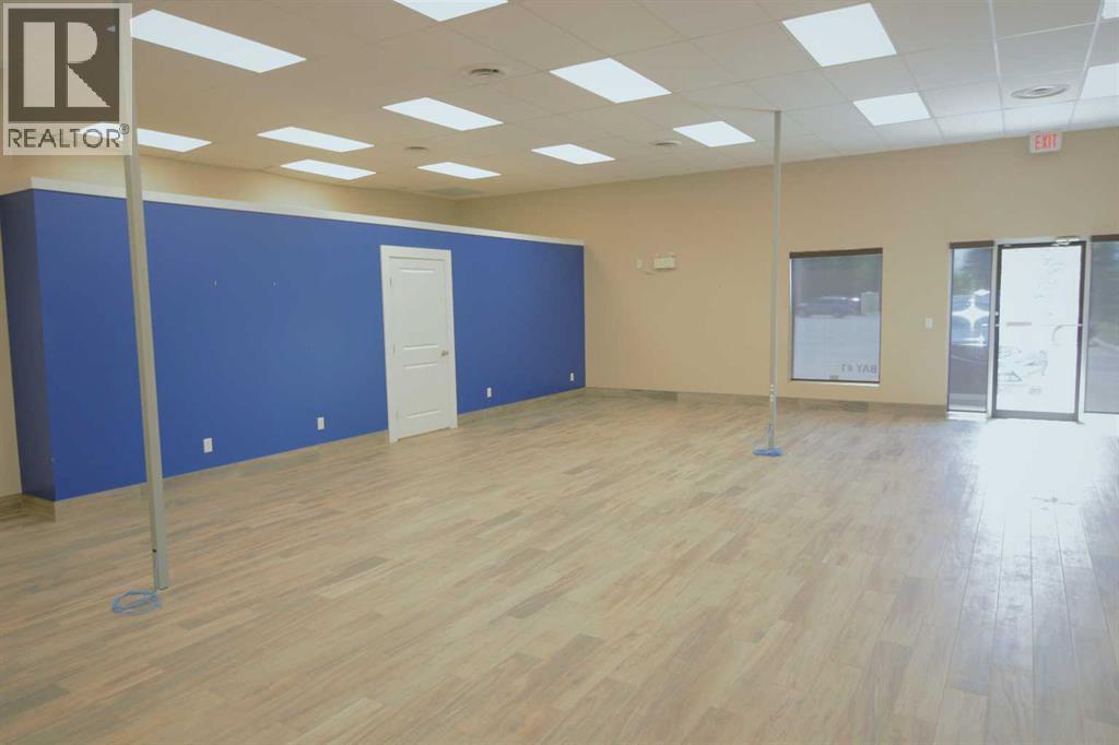 1, 1370 Robinson Avenue, Penhold, Alberta  T0M 1R0 - Photo 3 - A2175024