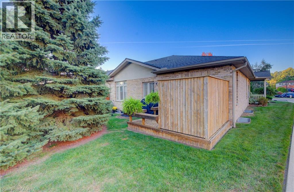 900 Doon Village Road Unit# 15, Kitchener, Ontario  N2P 1A4 - Photo 5 - 40771034