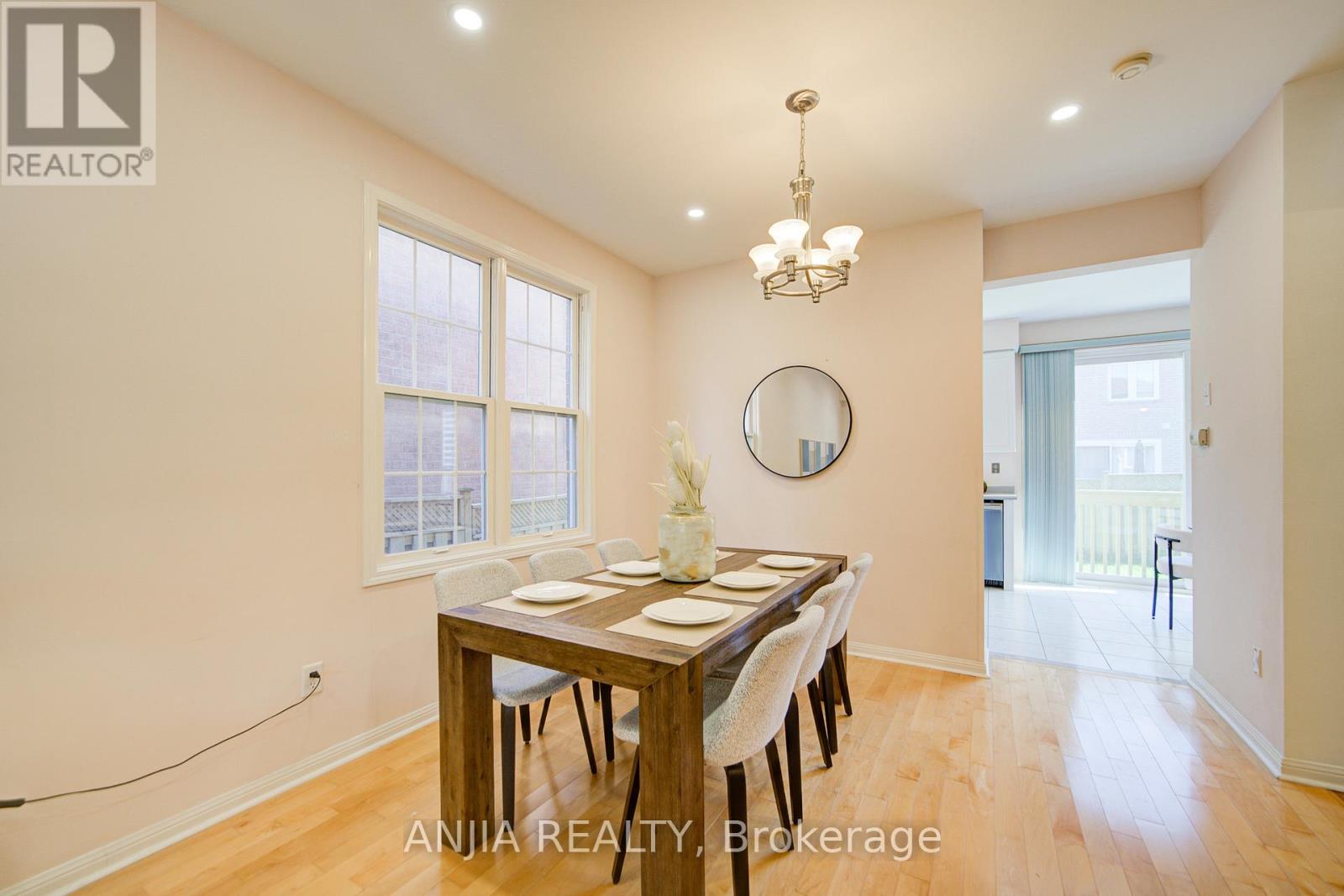 131 Winston Castle Drive, Markham, Ontario  L6C 2G7 - Photo 13 - N12431833