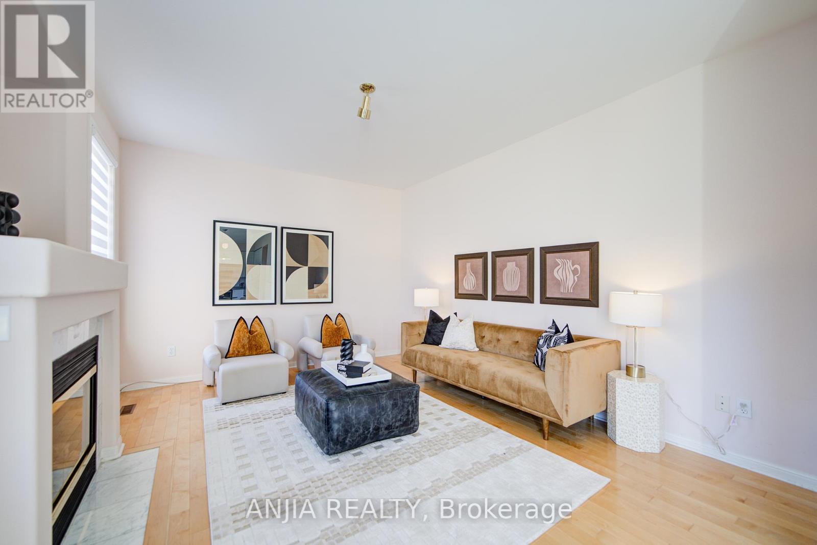 131 Winston Castle Drive, Markham, Ontario  L6C 2G7 - Photo 24 - N12431833