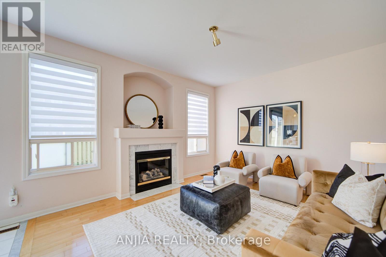 131 Winston Castle Drive, Markham, Ontario  L6C 2G7 - Photo 25 - N12431833