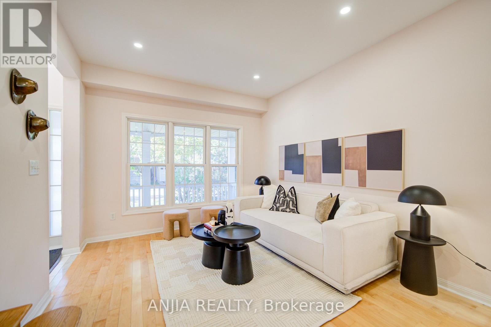 131 Winston Castle Drive, Markham, Ontario  L6C 2G7 - Photo 8 - N12431833