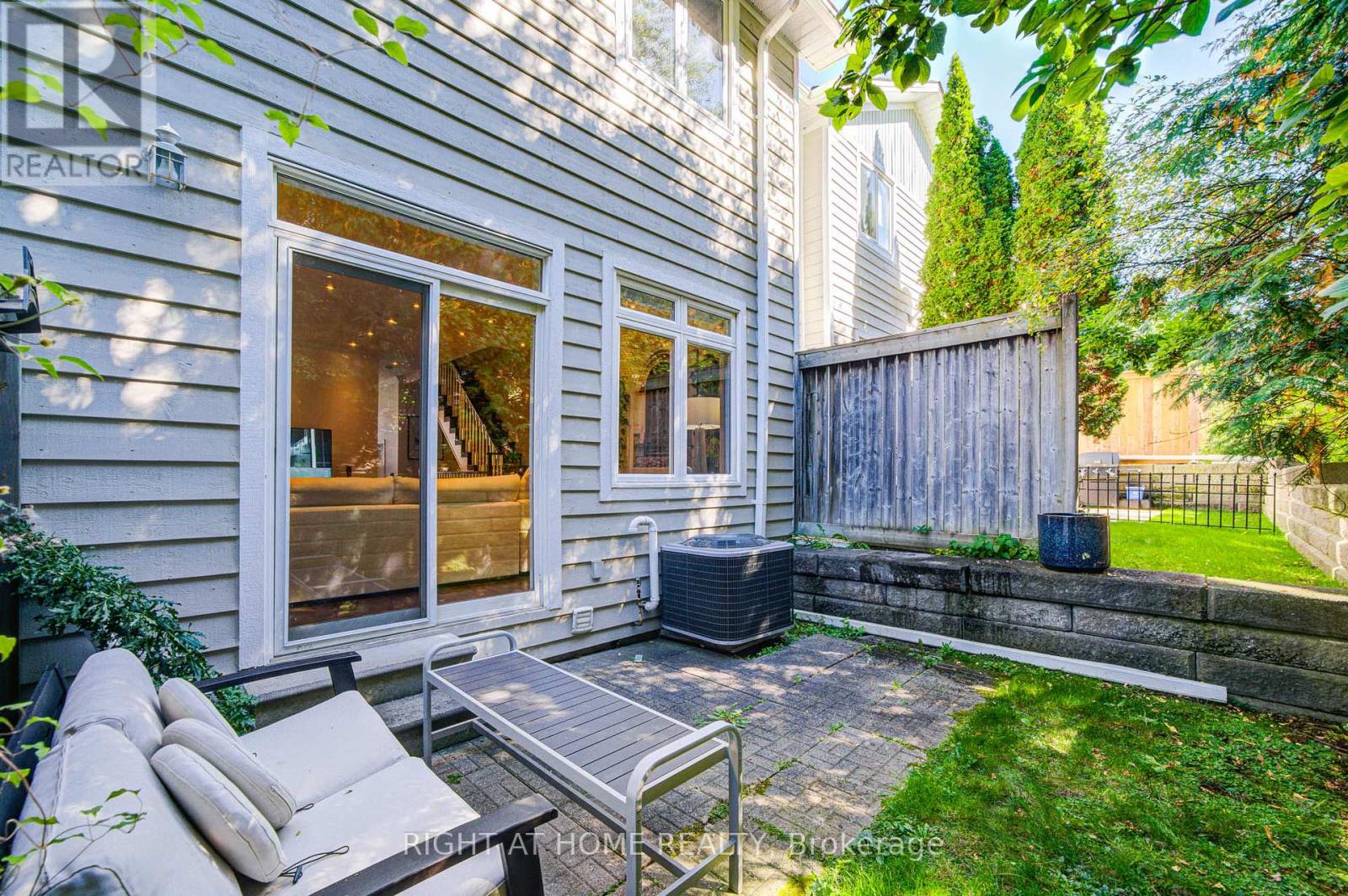 24 - 1008 On Bogart Circle, Newmarket, Ontario  L3Y 8T4 - Photo 48 - N12431859