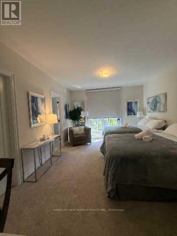 15 West Village Lane, Markham, Ontario  L6C 1K4 - Photo 11 - N12431905