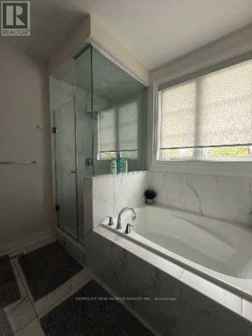 15 West Village Lane, Markham, Ontario  L6C 1K4 - Photo 28 - N12431905