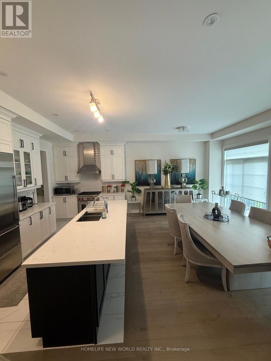 15 West Village Lane, Markham, Ontario  L6C 1K4 - Photo 6 - N12431905