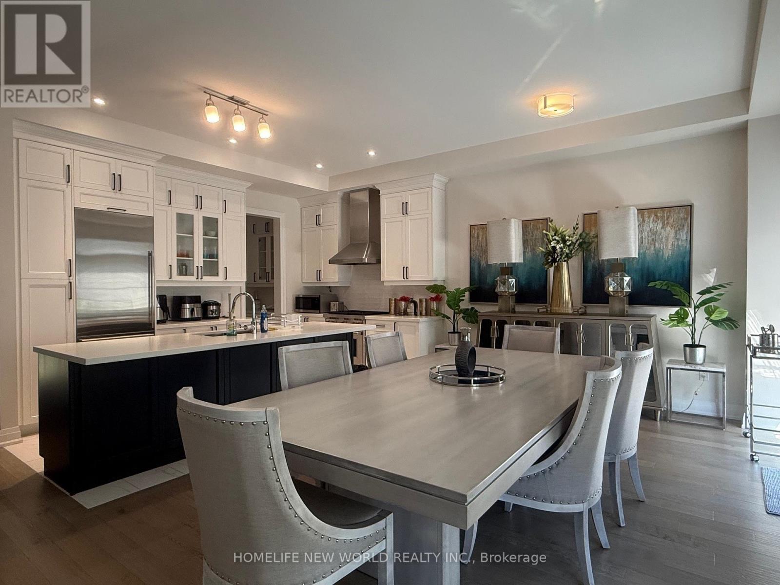 15 West Village Lane, Markham, Ontario  L6C 1K4 - Photo 8 - N12431905