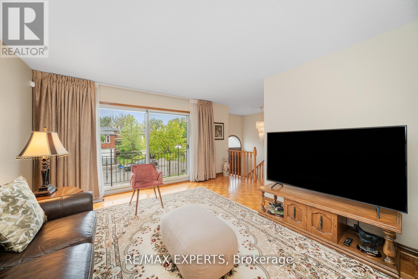 9 Richbell Street, Vaughan, Ontario  L4J 5W5 - Photo 6 - N12431906