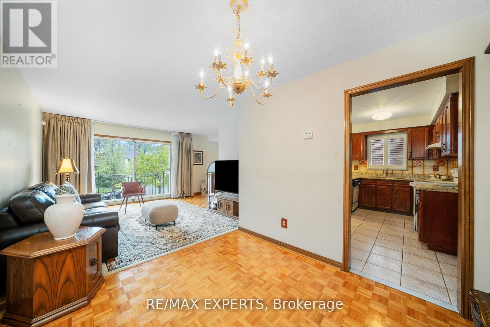 9 Richbell Street, Vaughan, Ontario  L4J 5W5 - Photo 7 - N12431906