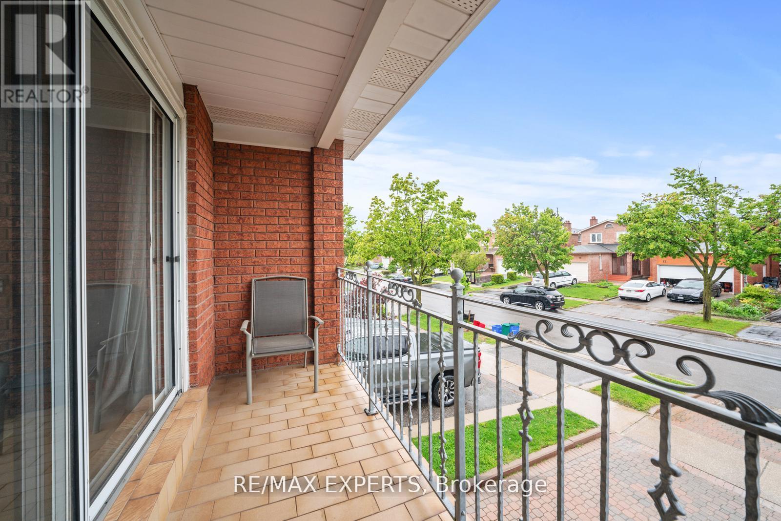 9 Richbell Street, Vaughan, Ontario  L4J 5W5 - Photo 8 - N12431906