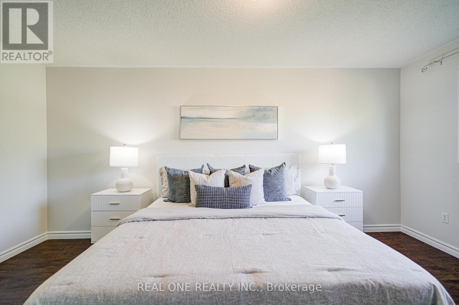 32 Frobisher Street, Richmond Hill, Ontario  L4B 4H7 - Photo 21 - N12431912