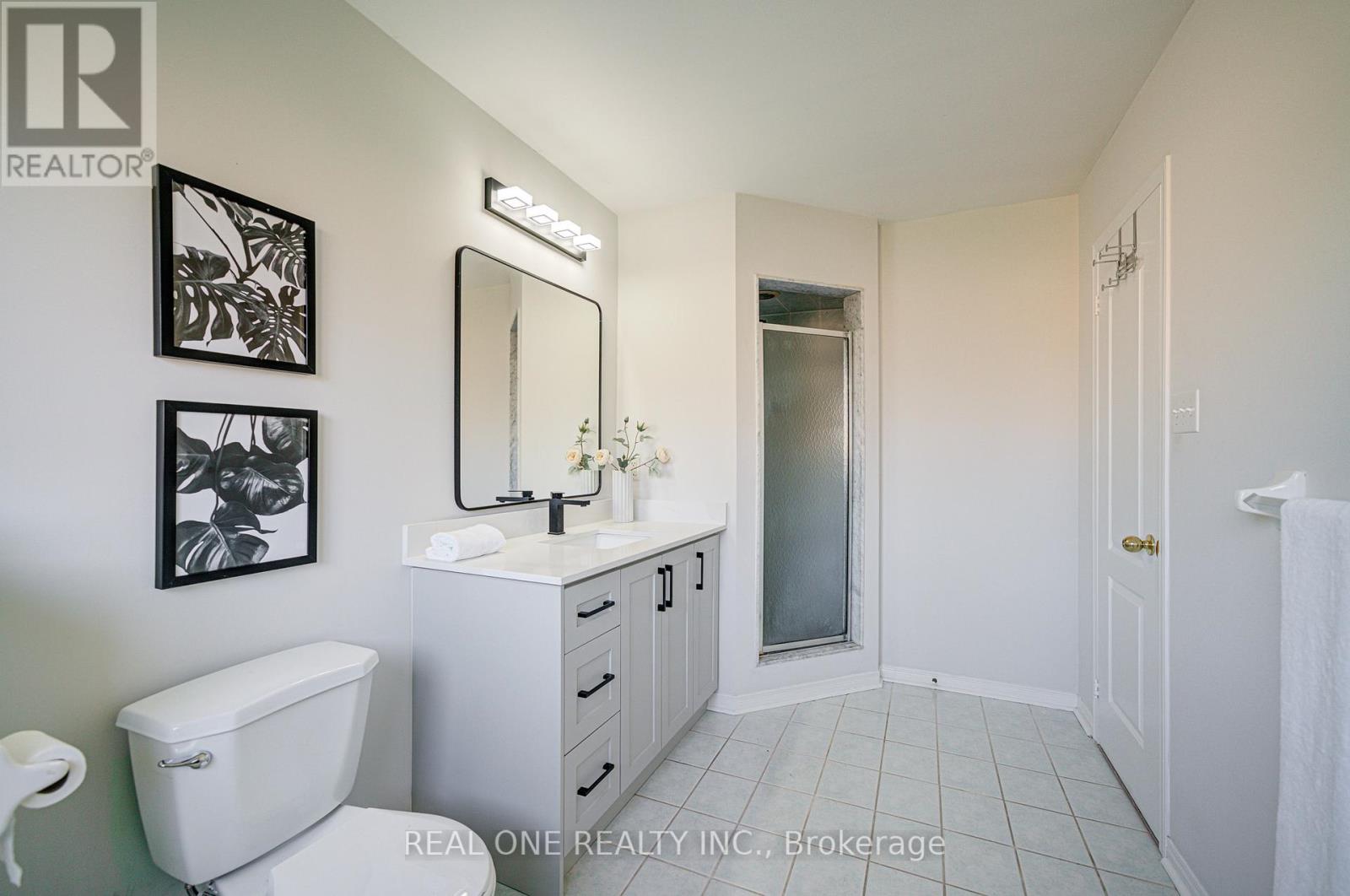 32 Frobisher Street, Richmond Hill, Ontario  L4B 4H7 - Photo 24 - N12431912