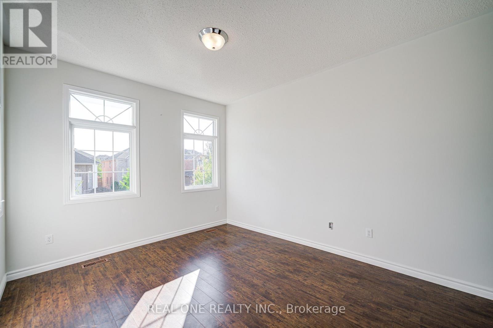 32 Frobisher Street, Richmond Hill, Ontario  L4B 4H7 - Photo 28 - N12431912