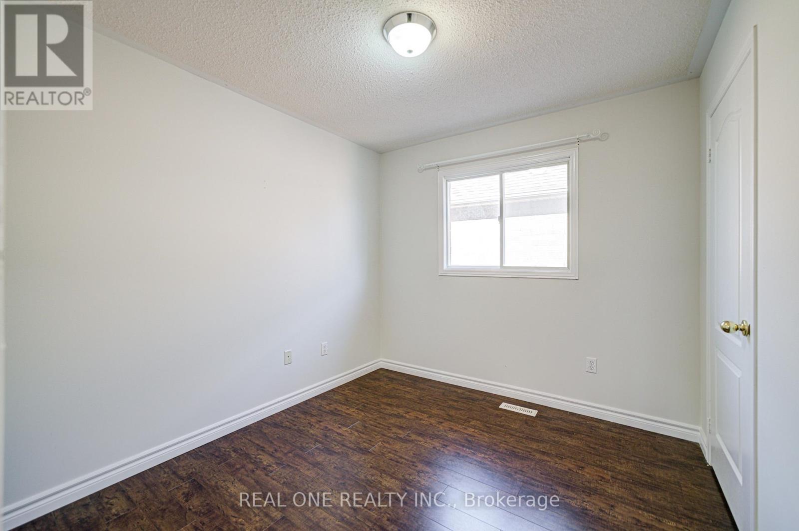 32 Frobisher Street, Richmond Hill, Ontario  L4B 4H7 - Photo 31 - N12431912